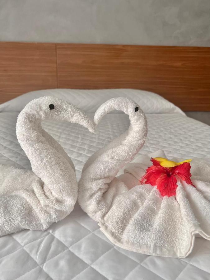 Mali Em Frente As Piscinas Naturais Guest house