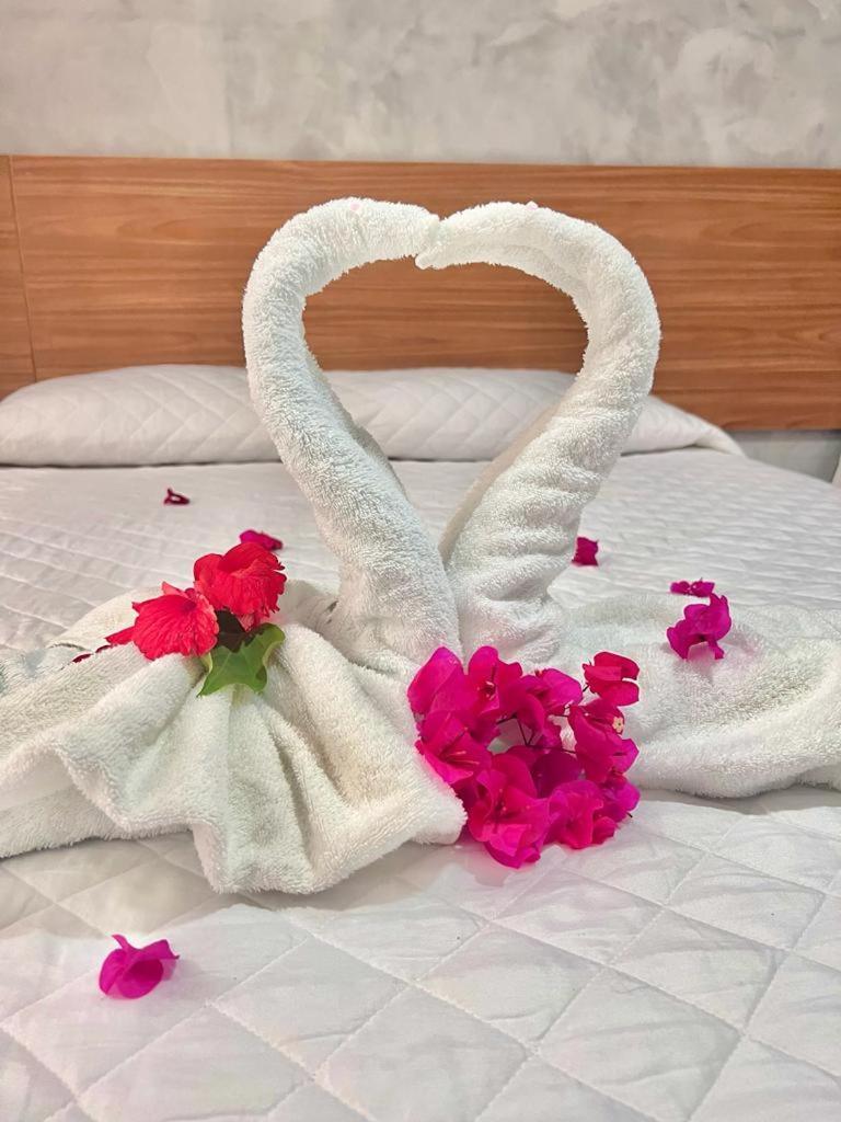 Mali Em Frente As Piscinas Naturais Guest house